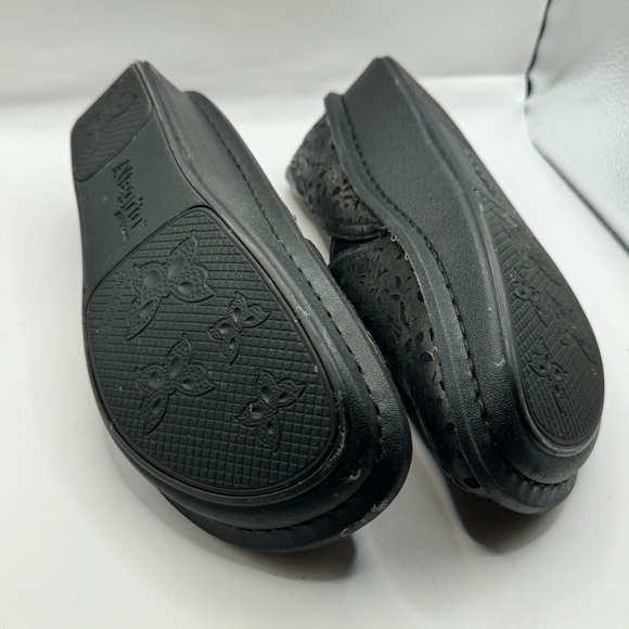 Alegria | Debra Delicut Slip-Ons - Picture 7 of 12